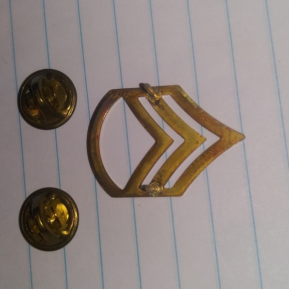 🇺🇸 Army & Air Force Enlisted Staff Sgt pins - Picture 2 of 4